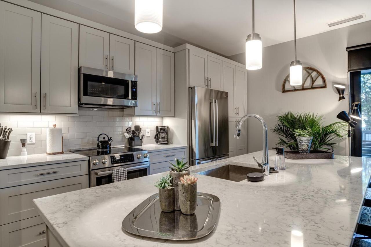 145 Biltmore Ave 541b0c Holiday home